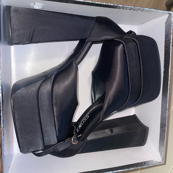 Platform Heels - Picture 3 of 7